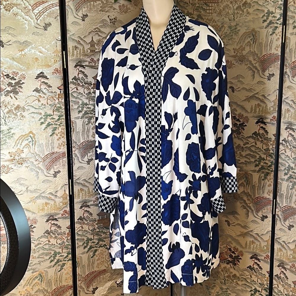 CABI BOTANICAL KIMONO STYLE TOPPER COVER UP BLUE/WHITE FLORAL PRINT SZ M/L